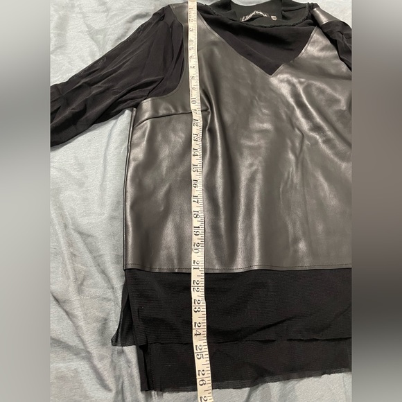 Woman’s size large top faux leather - Picture 5 of 7